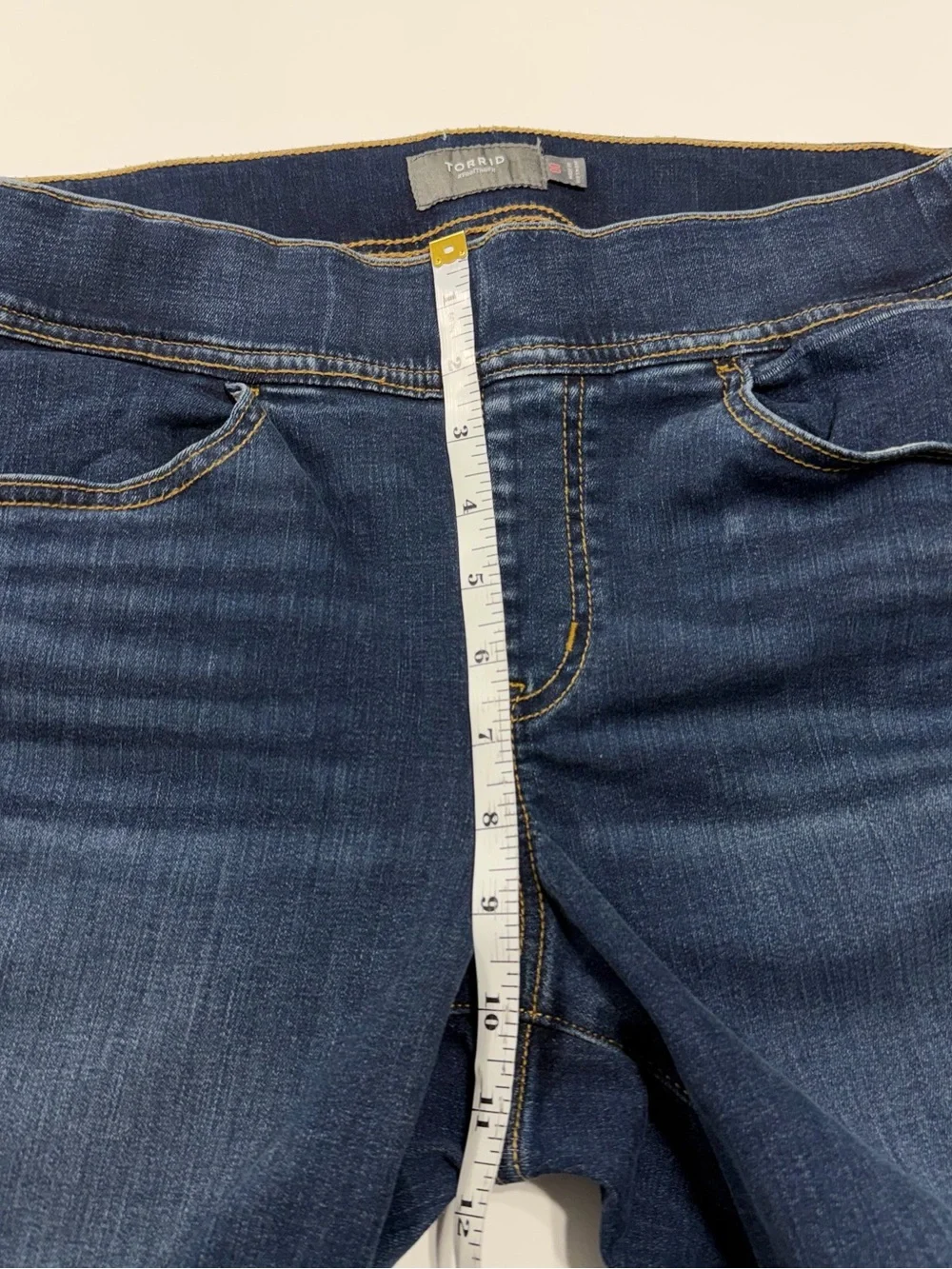 Torrid Lean Jean Super Soft Bermuda Denim Shorts Size 00 High Rise Pull On